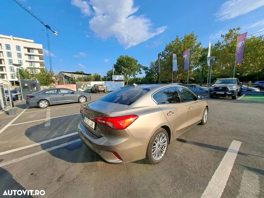 Ford Focus — imagine 6