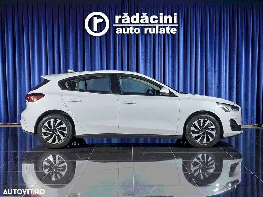 Ford Focus — imagine 5