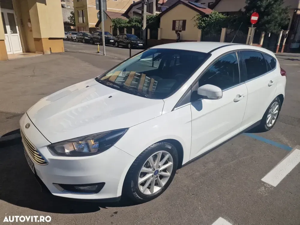 Ford Focus — imagine 5