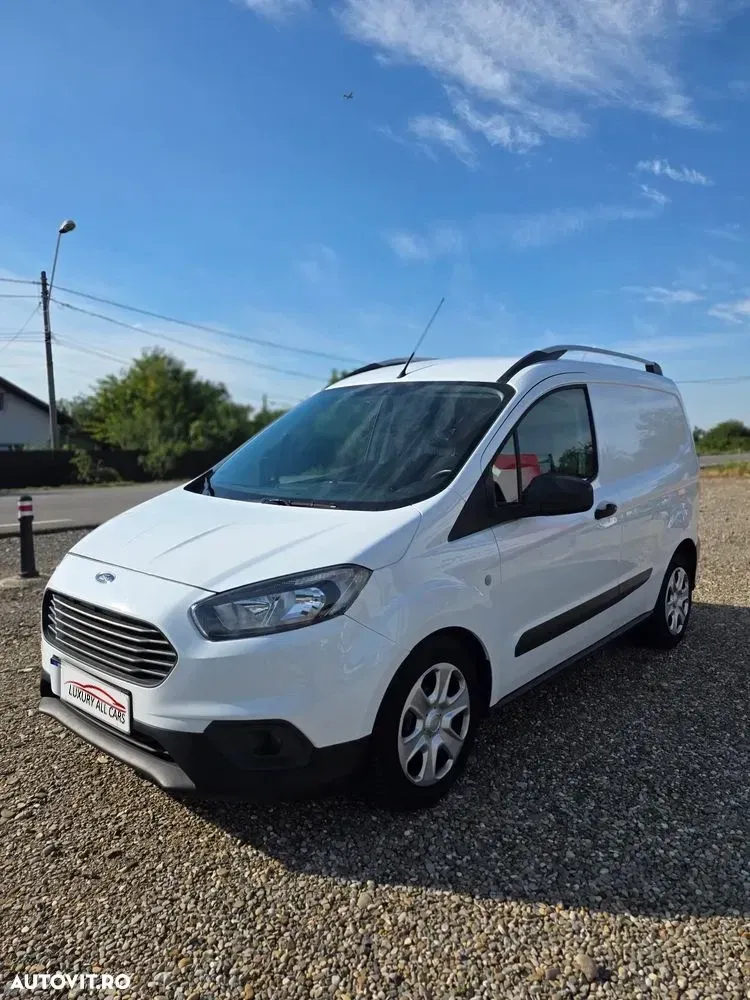 Ford Courier — imagine 3