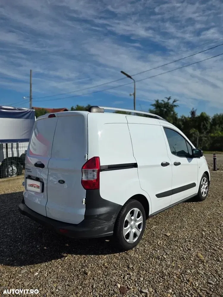 Ford Courier — imagine 6