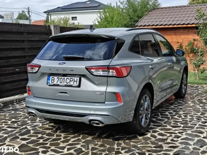 Ford Kuga III 2.5 Duratec FHEV AWD ST Line