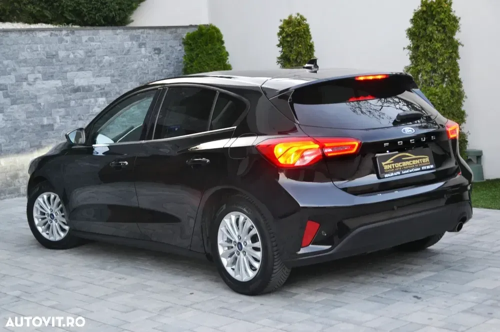 Ford Focus 1.0 EcoBoost MHEV Titanium X — imagine 3