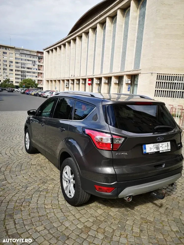 Ford Kuga — imagine 4