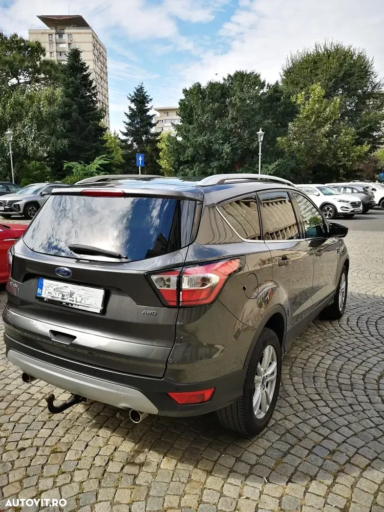 Ford Kuga — imagine 3