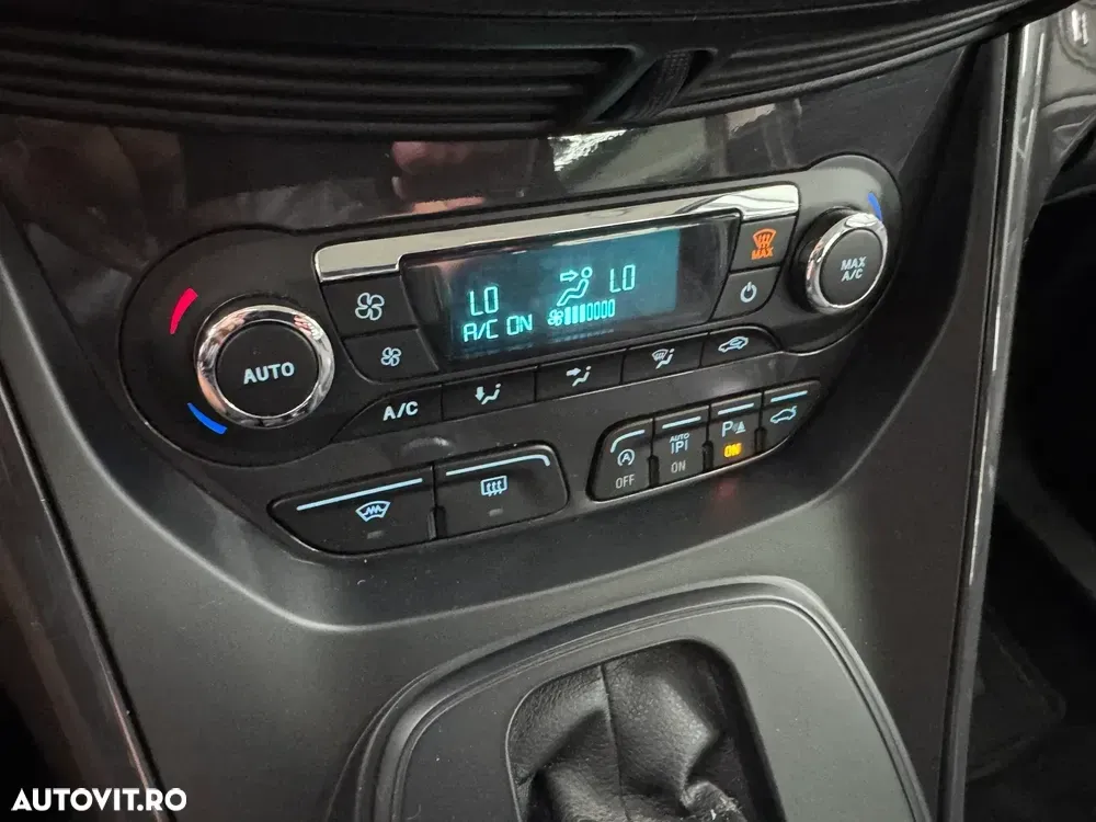Ford Kuga 2.0 TDCi 4WD Powershift Individual — imagine 6