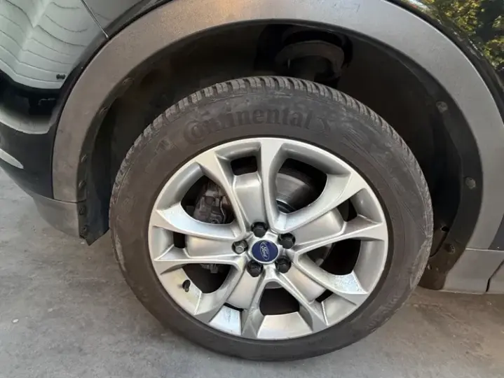 Ford Kuga II 2.0 TDCi Powershift 4WD Titanium