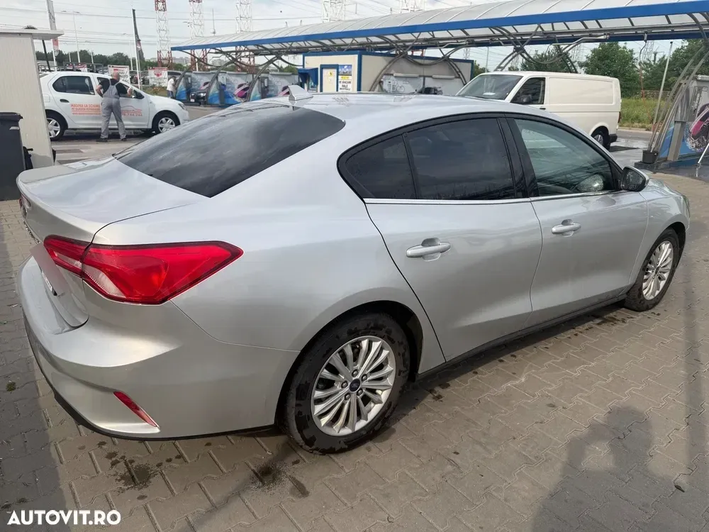 Ford Focus MK4 1.0 EcoBoost Titanium — imagine 5