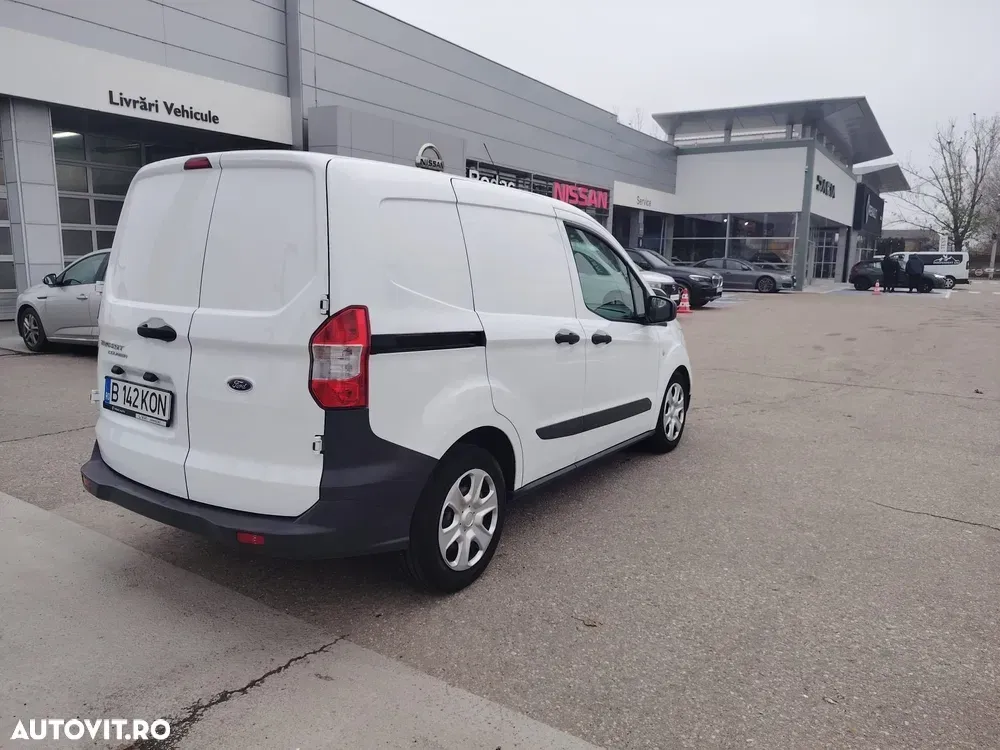 Ford Transit — imagine 4
