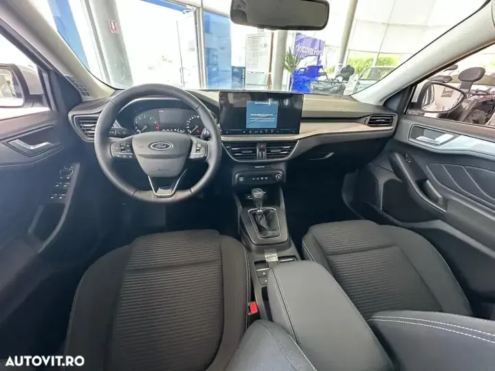 Ford Focus MK4 1.0 EcoBoost 6MT MHEV Titanium
