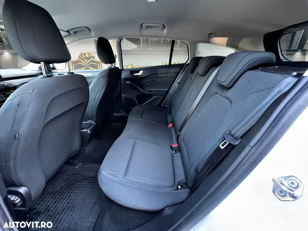 Ford Focus MK4 1.5 EcoBlue Connected — imagine 6
