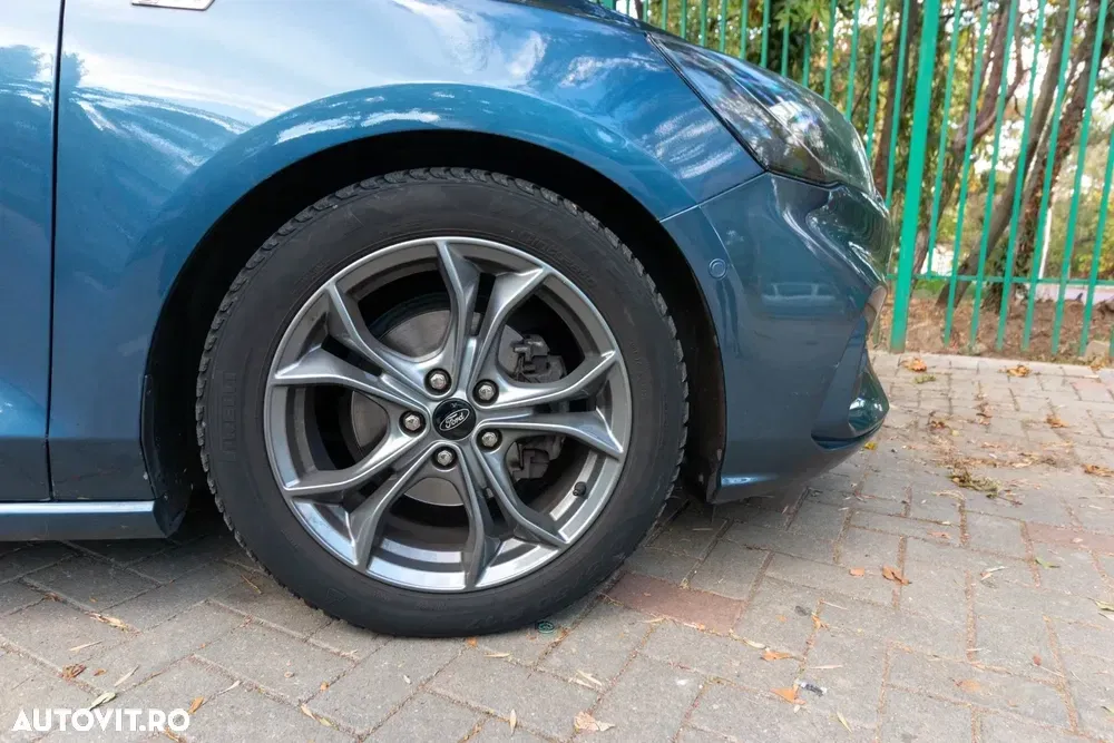 Ford Focus MK4 1.5 EcoBoost ST-Line — imagine 6