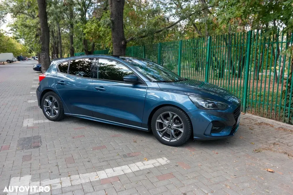 Ford Focus MK4 1.5 EcoBoost ST-Line — imagine 4