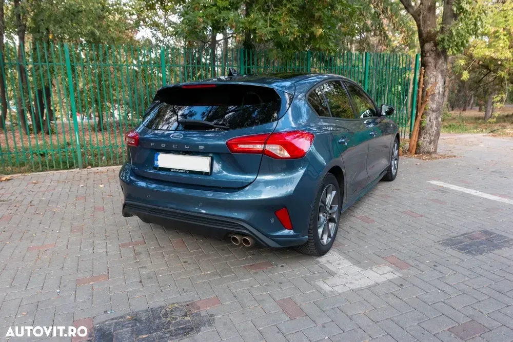 Ford Focus MK4 1.5 EcoBoost ST-Line — imagine 3
