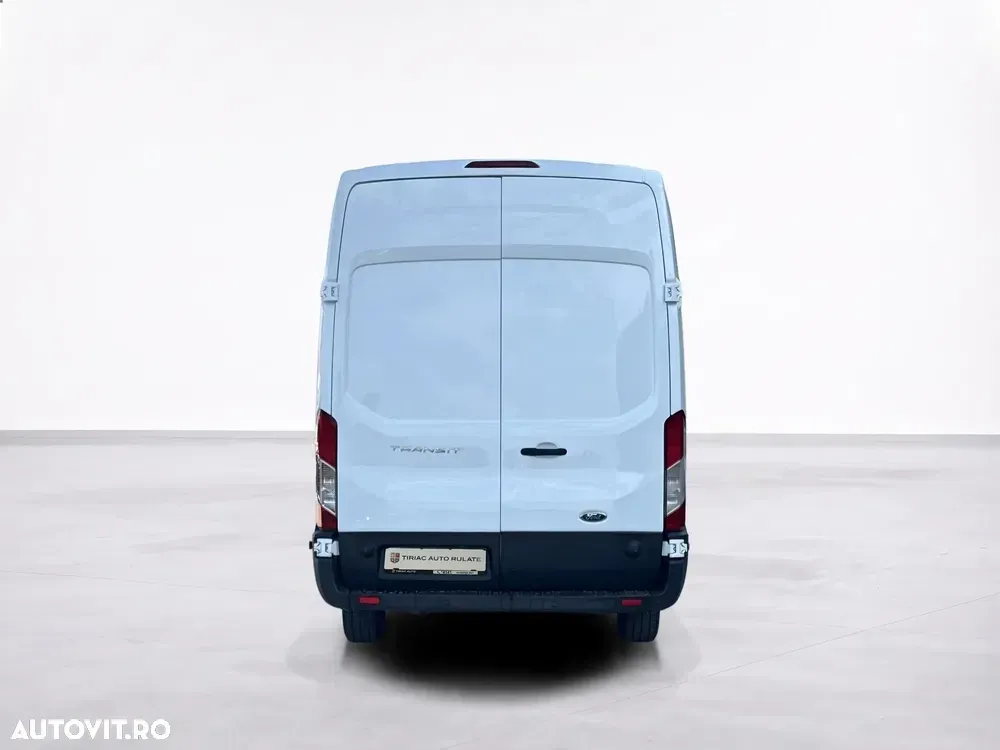 Ford Transit — imagine 4