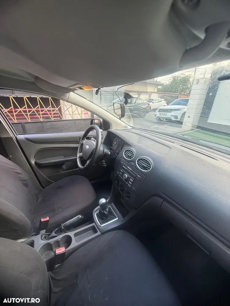 Ford Focus MK1 2.0i Titanium — imagine 6