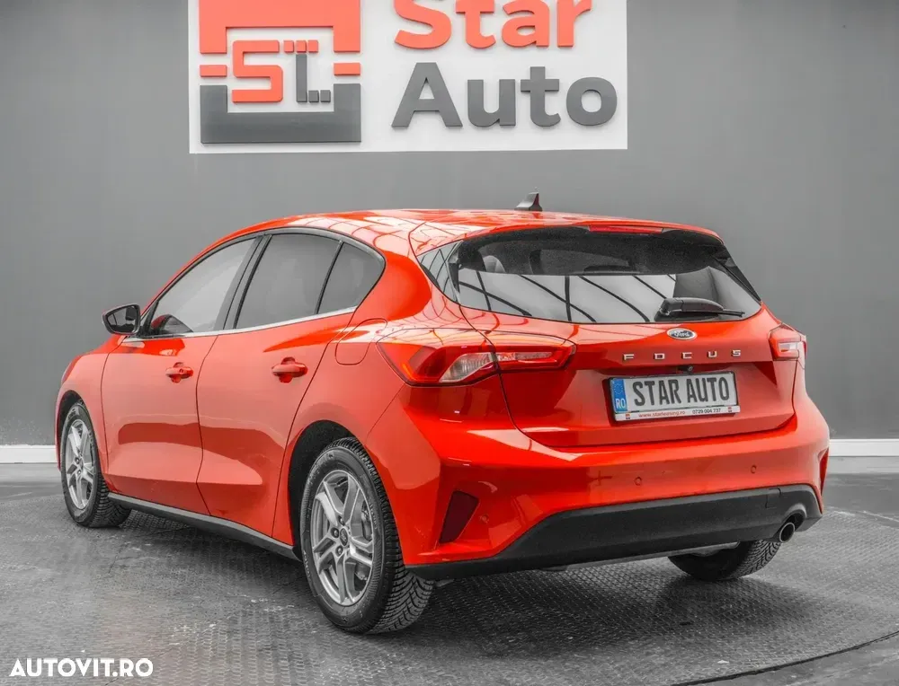 Ford Focus MK4 1.0 EcoBoost Titanium Business — imagine 4