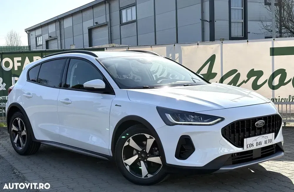 Ford Focus MK4 1.0 EcoBoost ST-Line — imagine 3