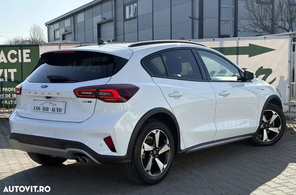 Ford Focus MK4 1.0 EcoBoost ST-Line — imagine 4