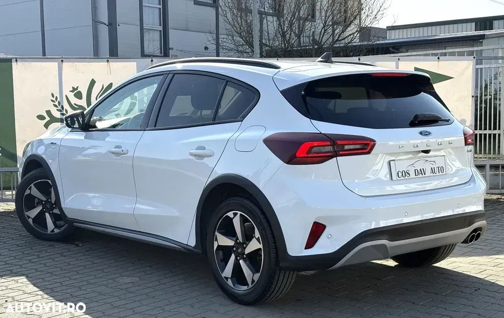 Ford Focus MK4 1.0 EcoBoost ST-Line — imagine 2