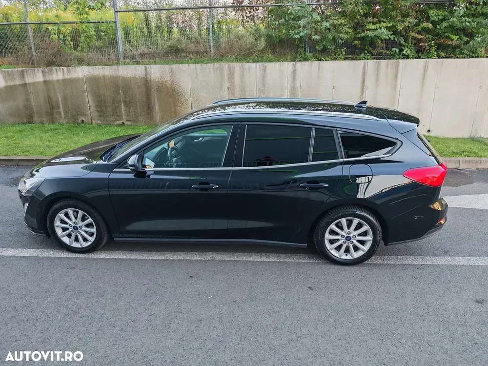 Ford Focus MK4 2.0 TDCi Powershift Titanium — imagine 5