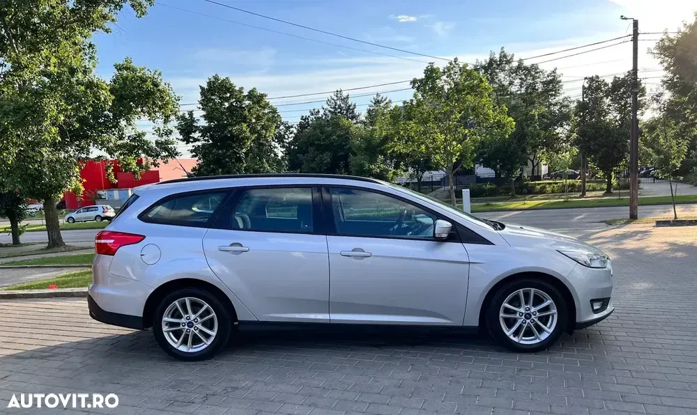 Ford Focus MK4 1.6 TDCi DPF Start-Stopp-System SYNC Edition — imagine 5