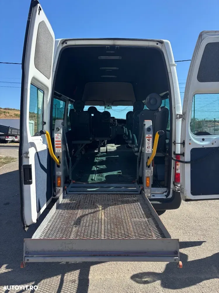 Ford Transit — imagine 3