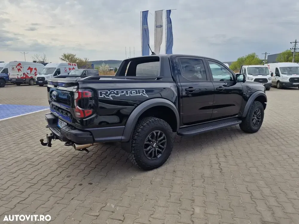 Ford Raptor — imagine 3