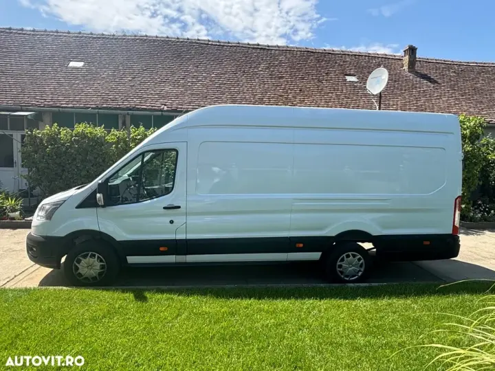 Ford Transit L4 Furgon DCIV RWD Trend