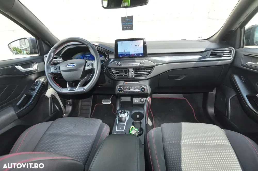 Ford Focus MK4 2.0 EcoBlue ST Line Business — imagine 5
