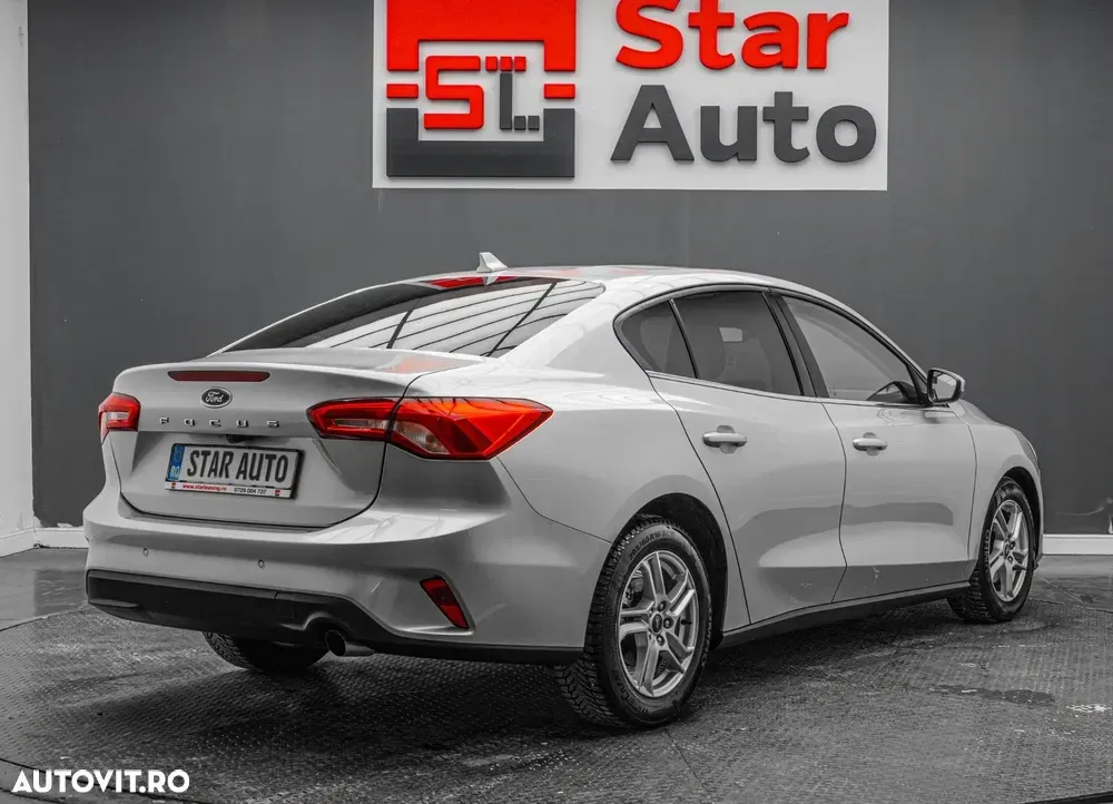 Ford Focus MK4 1.0 EcoBoost Titanium — imagine 6