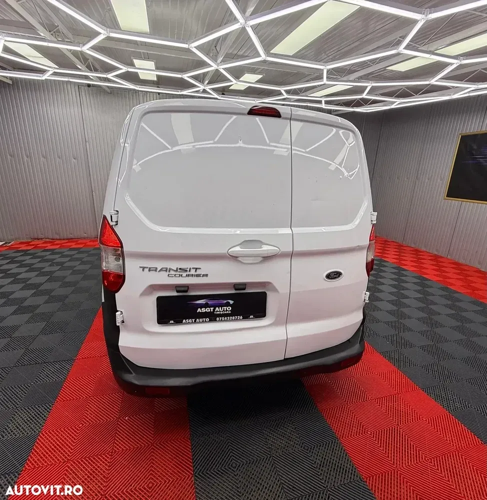 Ford Courier — imagine 6