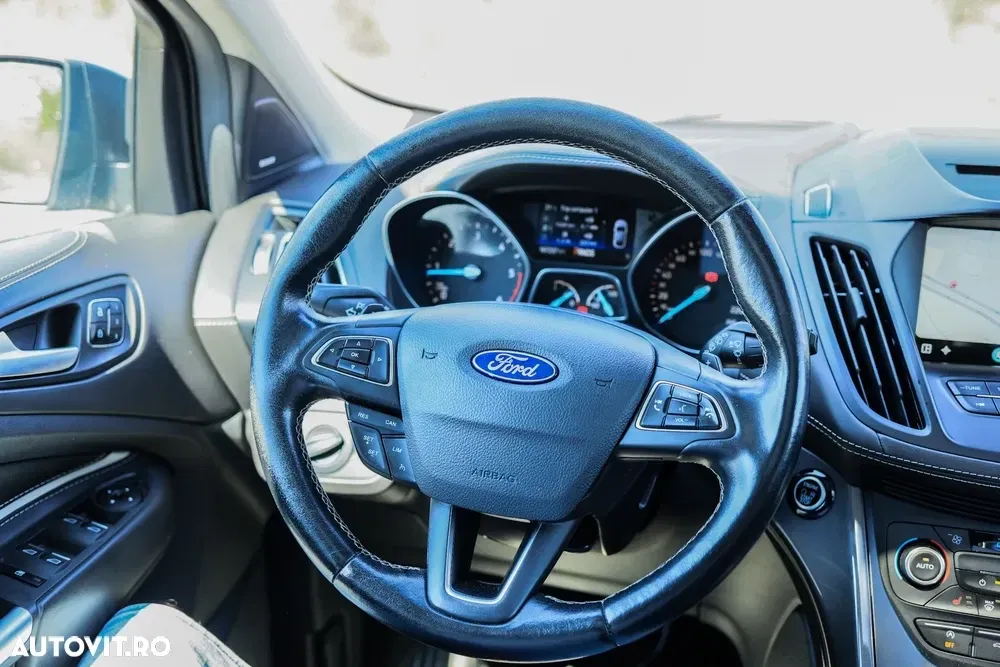 Ford Kuga II 2.0 TDCi 4WD Powershift Vignale — imagine 5
