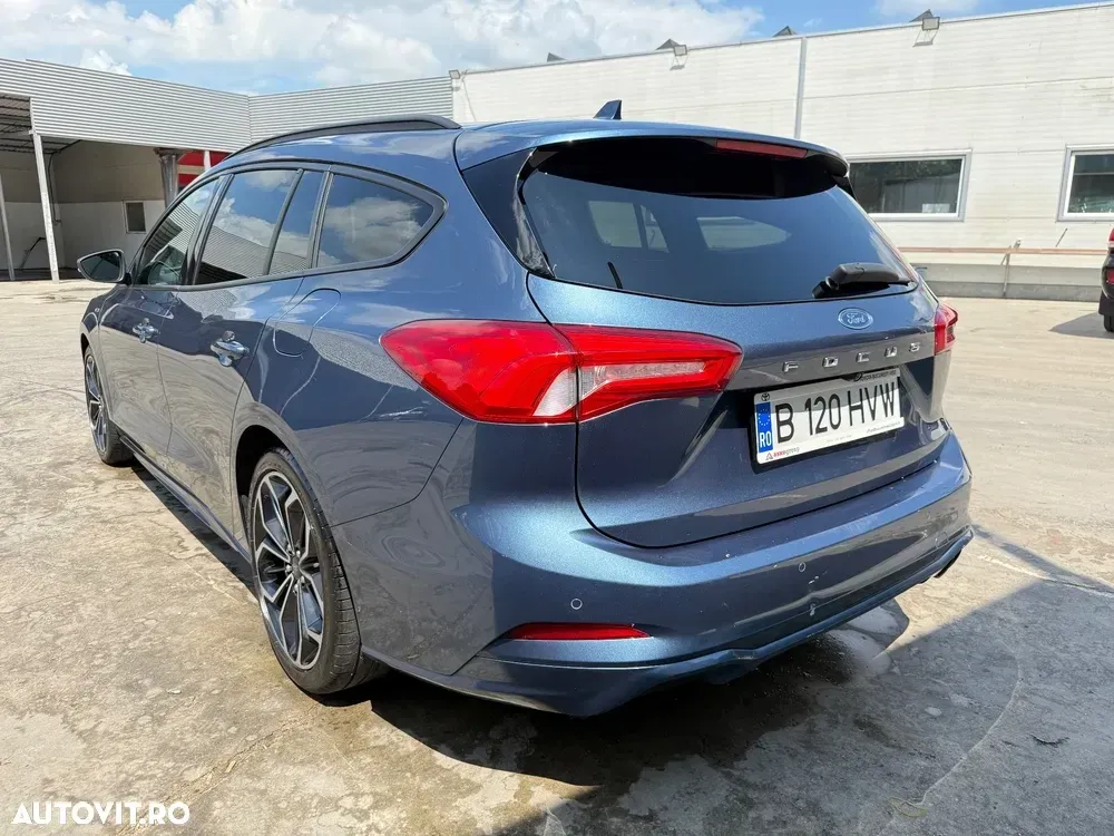 Ford Focus MK4 1.5 EcoBoost Active — imagine 4