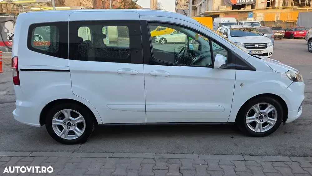 Ford Tourneo Courier 1.5 TDCi Ambiente — imagine 2