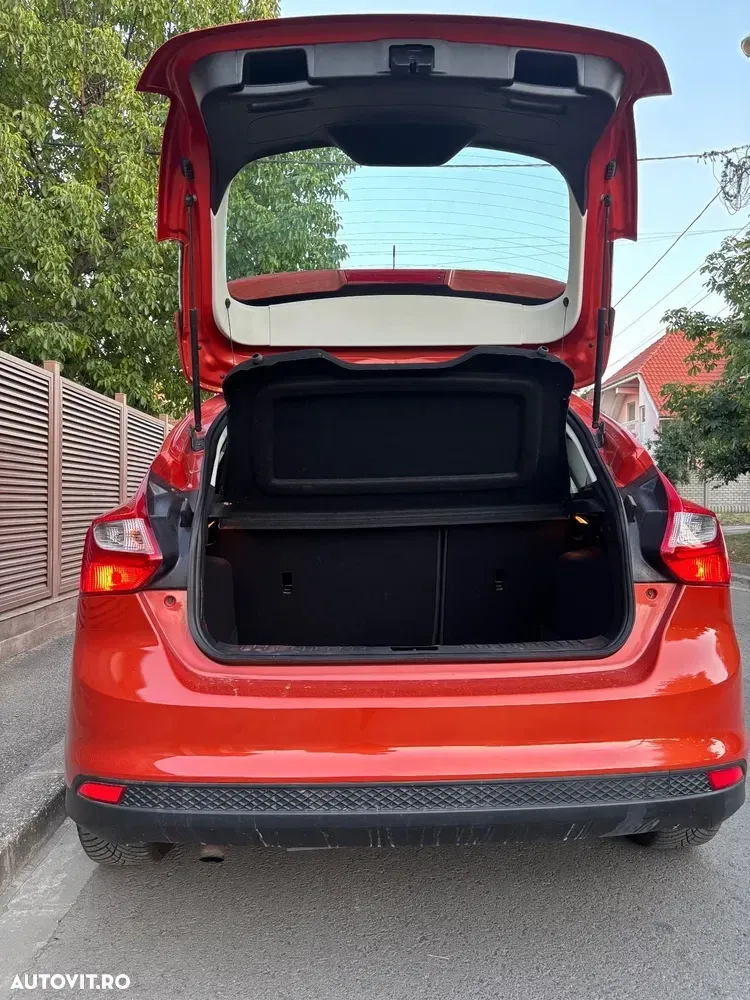 Ford Focus — imagine 5