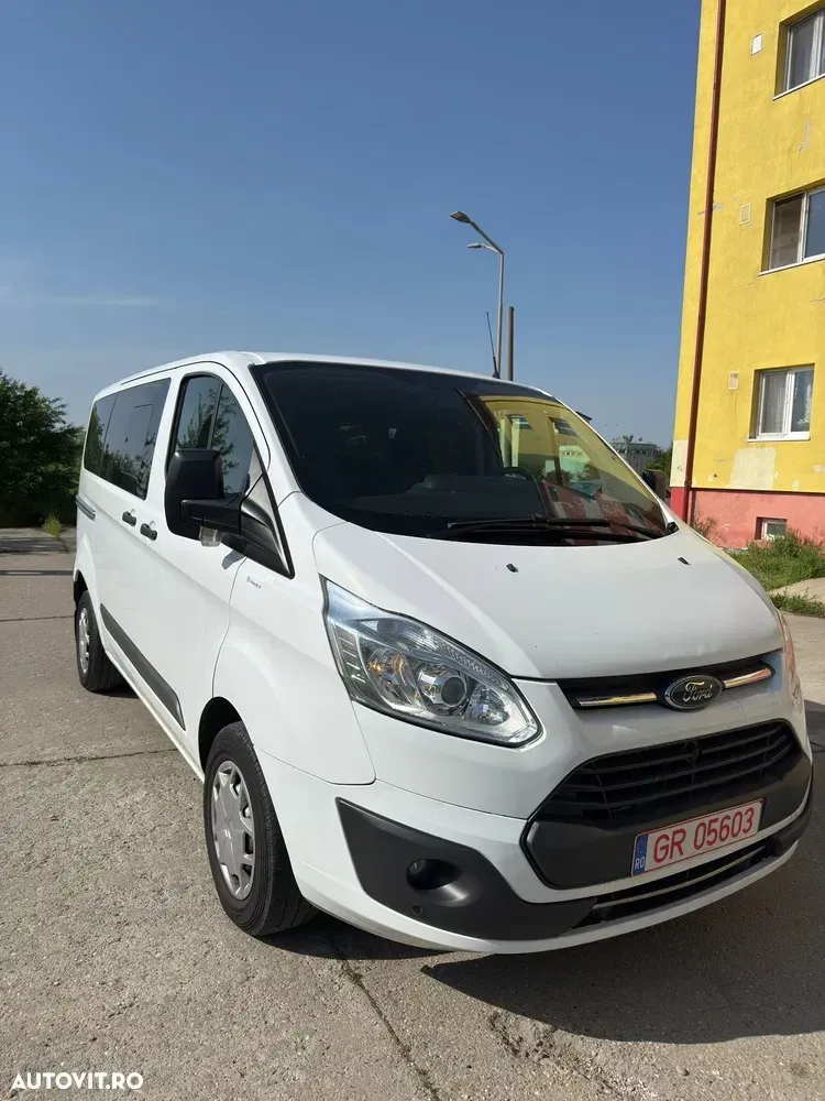 Ford Transit Custom Bus LWB L2H1 Limited — imagine 2