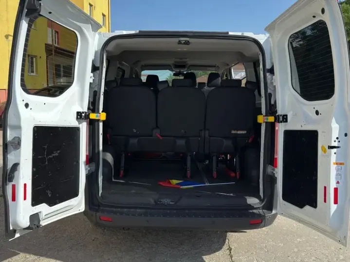 Ford Transit Custom Bus LWB L2H1 Limited