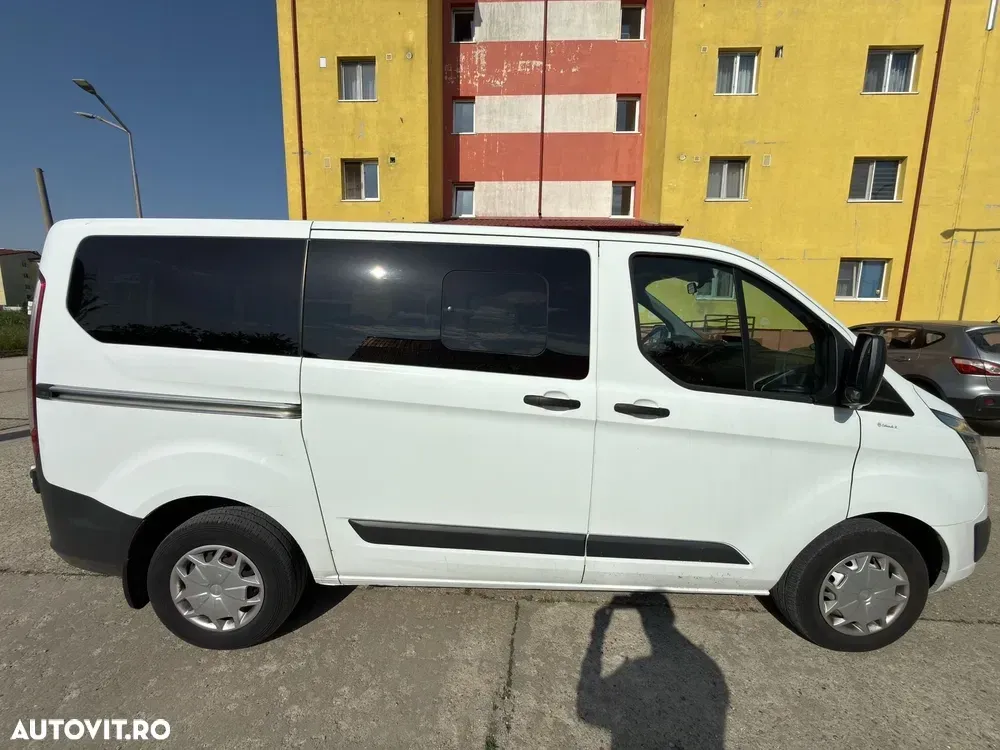 Ford Transit Custom Bus LWB L2H1 Limited — imagine 3
