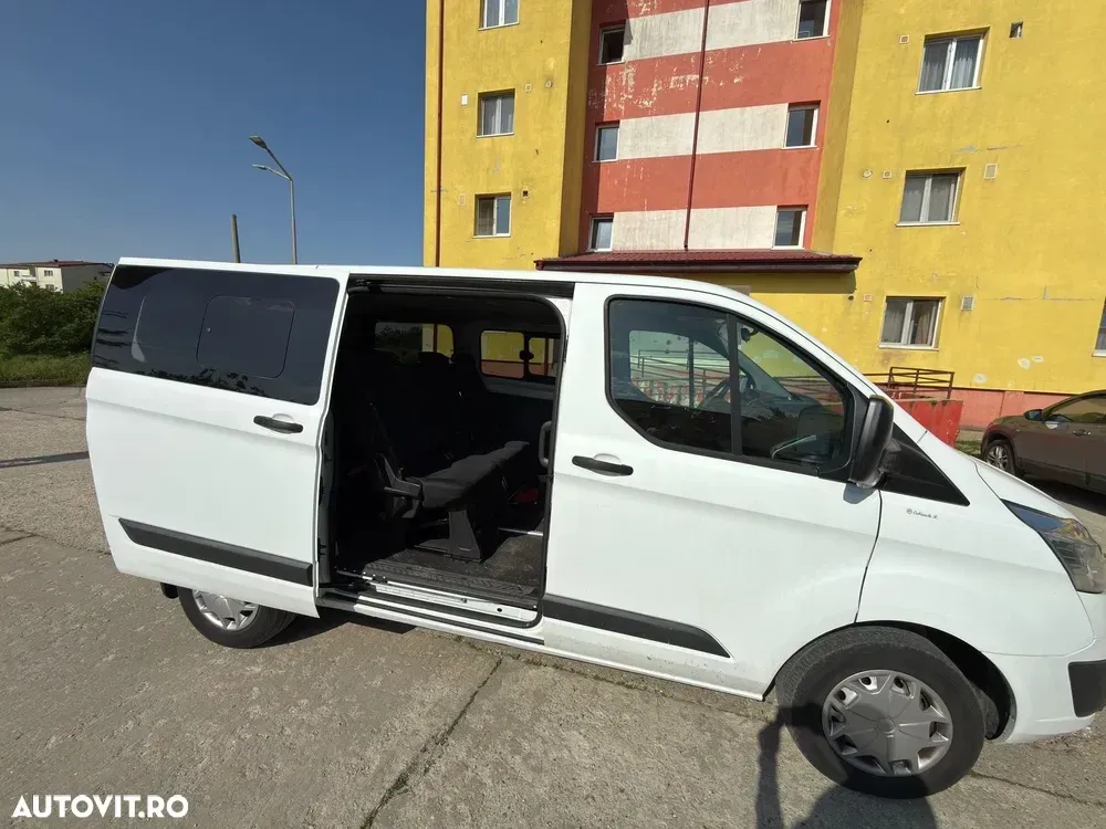 Ford Transit Custom Bus LWB L2H1 Limited — imagine 5