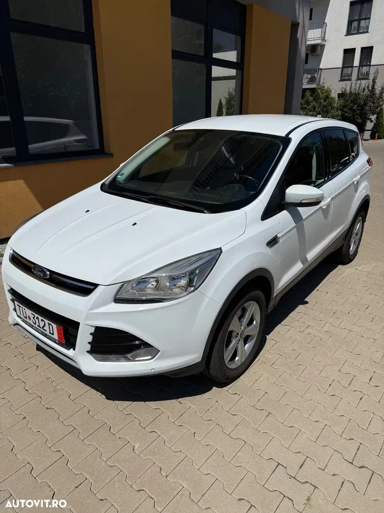 Ford Kuga II 2.0 TDCi 4WD Powershift Titanium — imagine 5