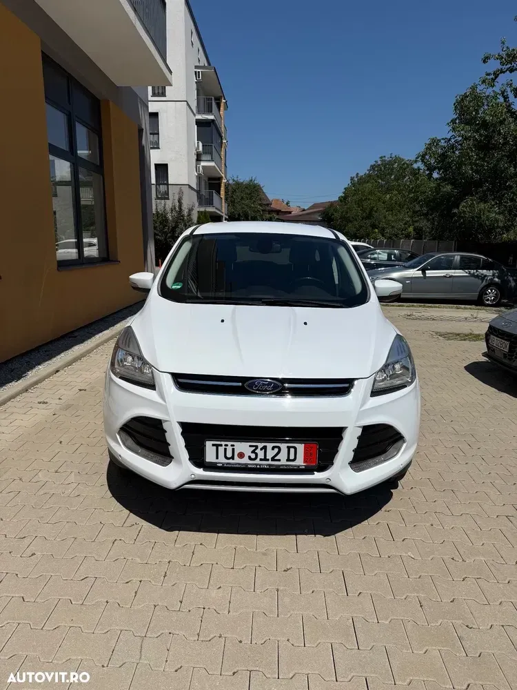 Ford Kuga II 2.0 TDCi 4WD Powershift Titanium — imagine 3