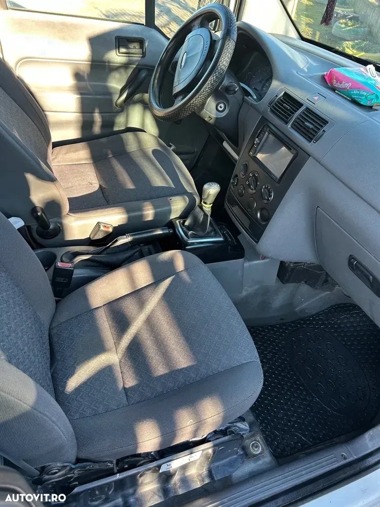 Ford Transit Connect — imagine 6