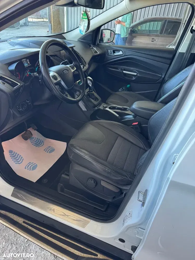 Ford Kuga — imagine 4