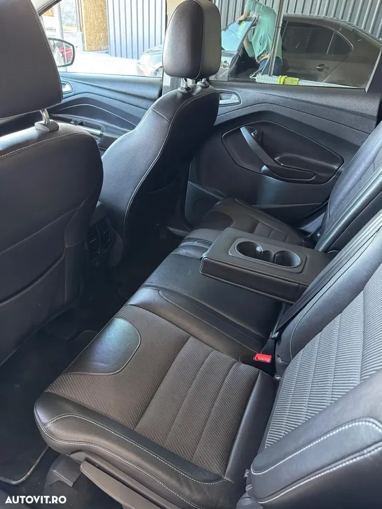 Ford Kuga — imagine 6