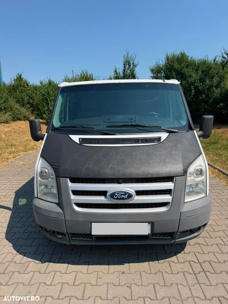 Ford Transit — imagine 3