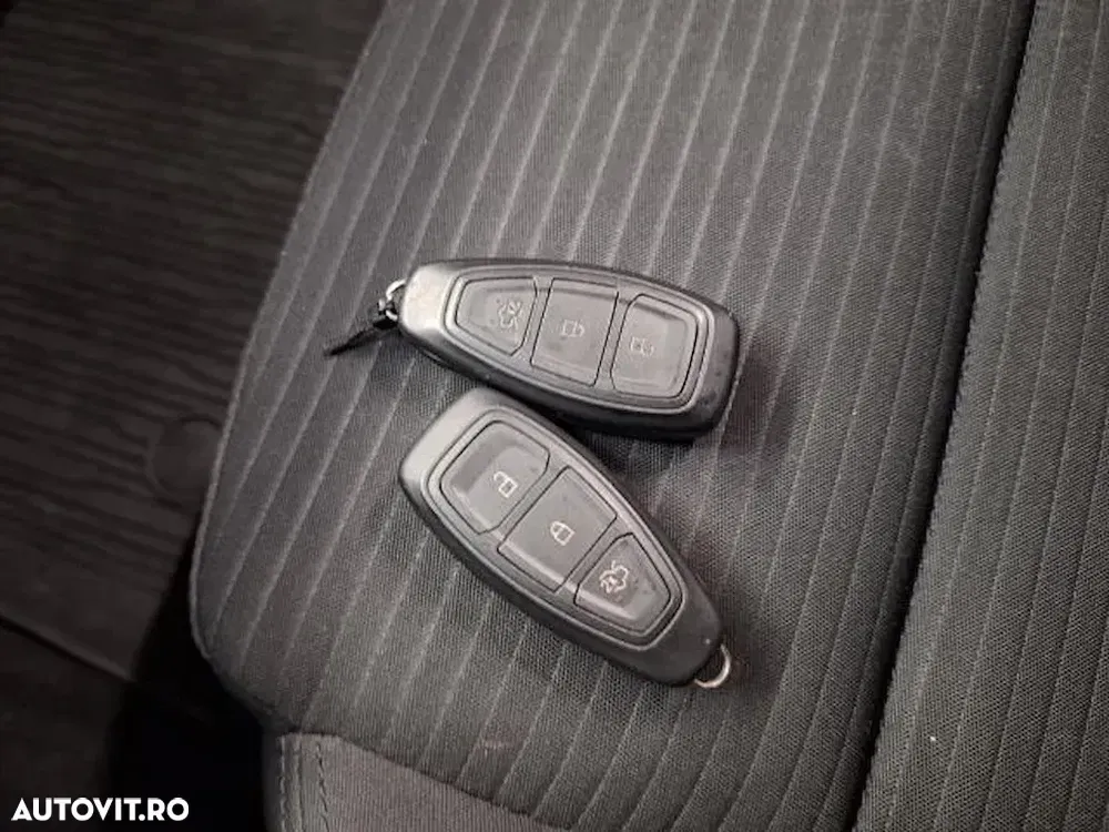 Ford Focus 1.0 EcoBoost MHEV Titanium — imagine 4