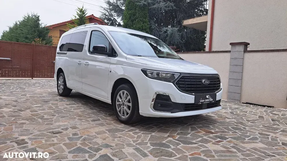 Ford Tourneo Connect 2.0L EcoBlue LWB Titanium — imagine 3