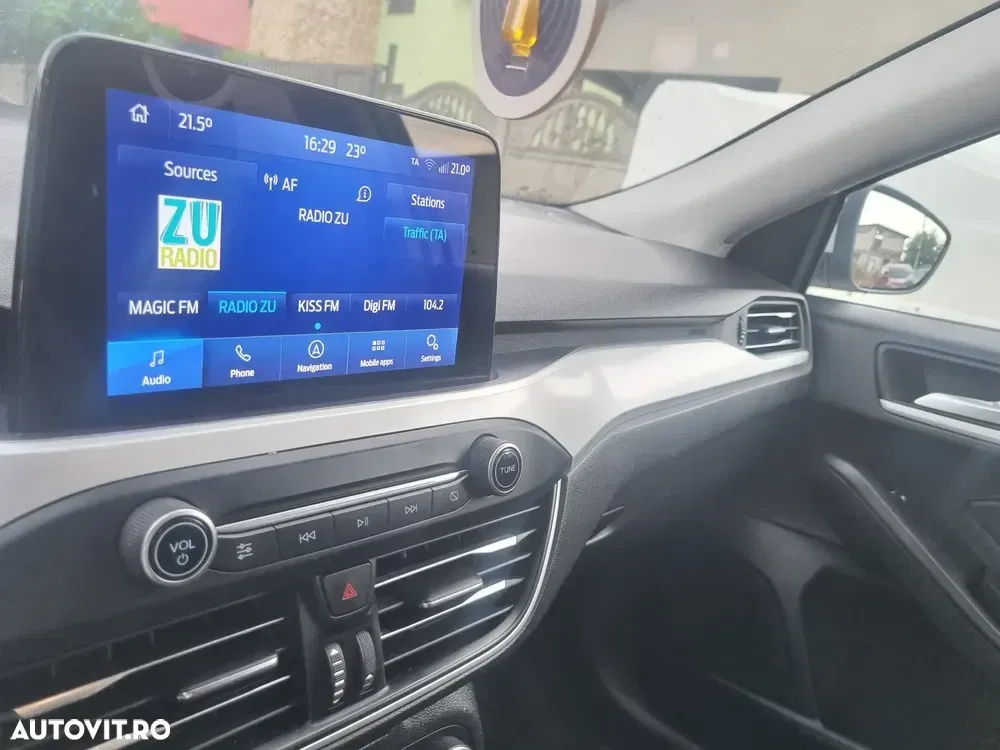 Ford Focus MK4 1.5 EcoBlue Titanium Business — imagine 3