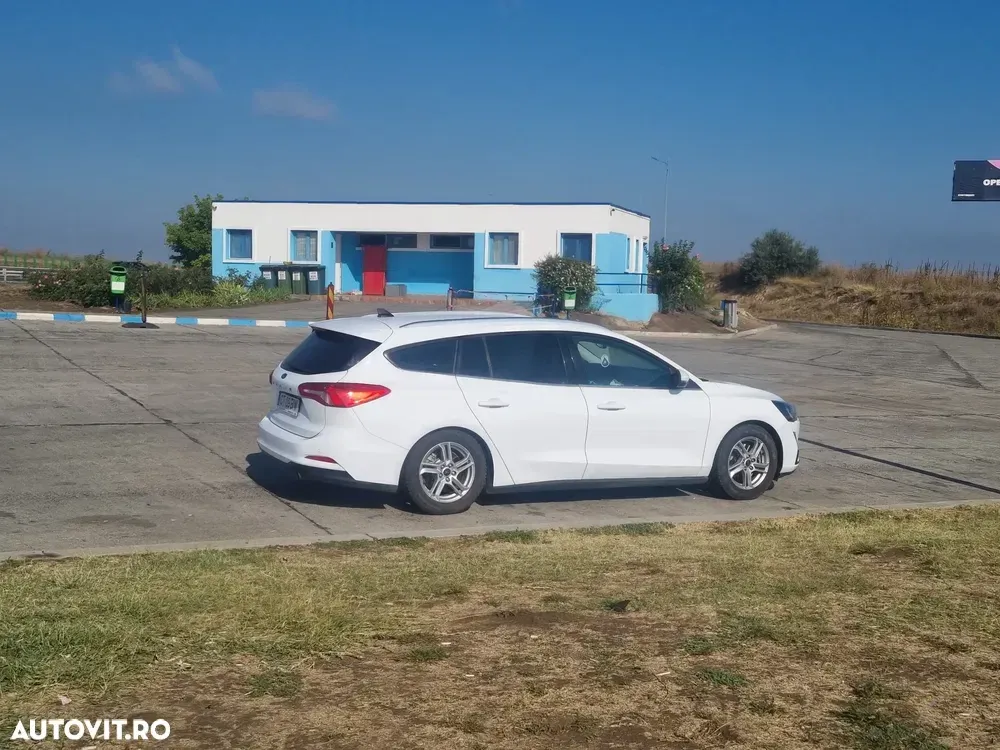 Ford Focus MK4 1.5 EcoBlue Titanium Business — imagine 5